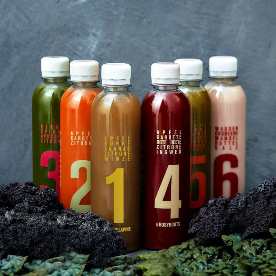 Saftkur Flaschen nebeneinander