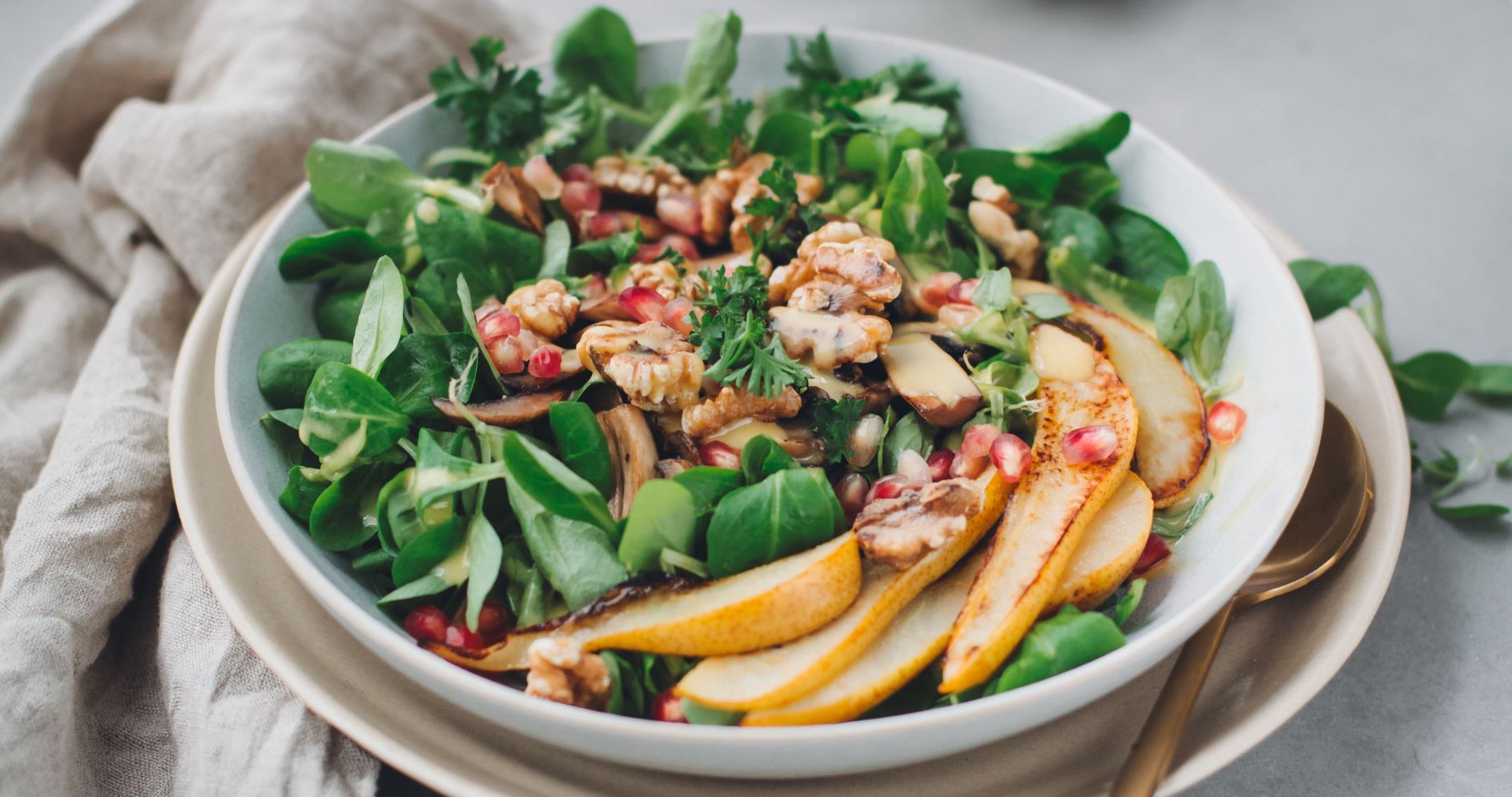 Rezept | Birnen-Feldsalat mit aromatischem Senfdressing Rezept | Birnen-Feldsalat mit aromatischem Senfdressing