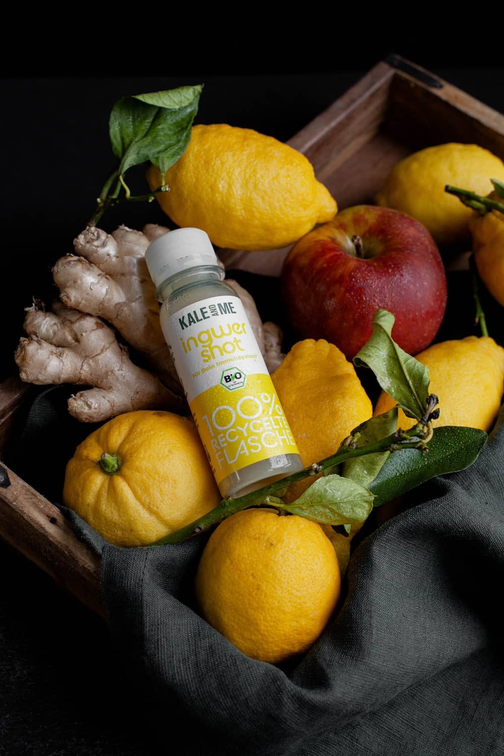 Ingwer Shot Flasche mit Rohstoffen