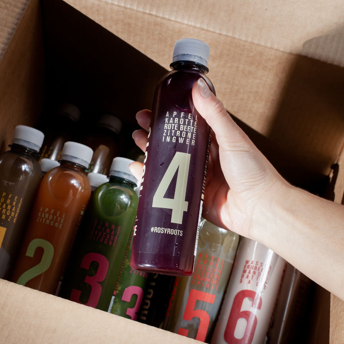 Saft vor Karton